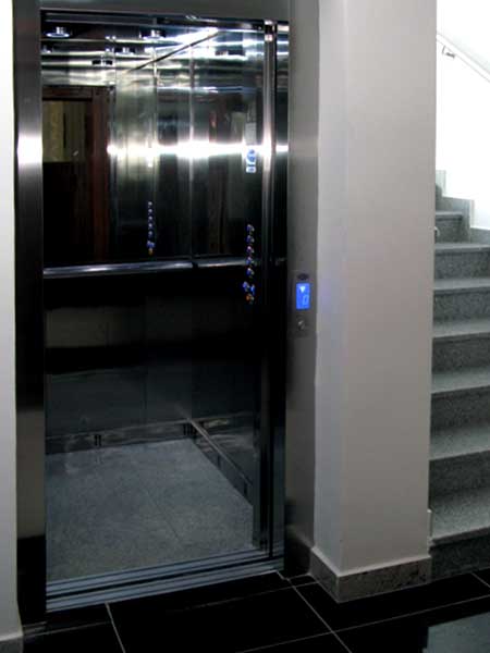 Putnički lift, Jevrejski kulturni centar